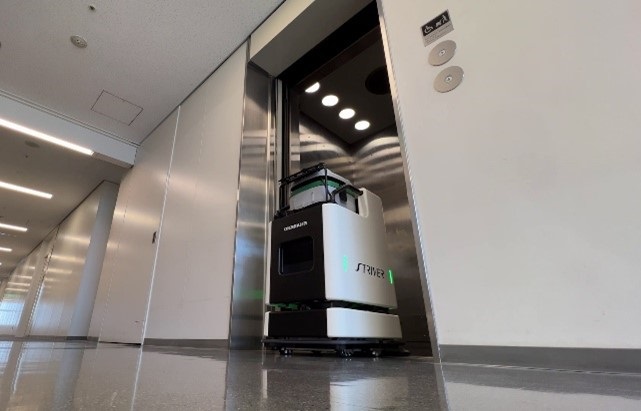 野村不動産、オフィスビル1棟全体の「掃除ロボット」活用に向けてエレベーター連携に関する実証実験に着手