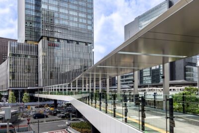 「JPタワー大阪」とJR大阪駅をつなぐ歩行者デッキが開通