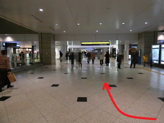 大阪メトロ御堂筋線「梅田駅」から、グランフロント大阪への行き方（地下通路）