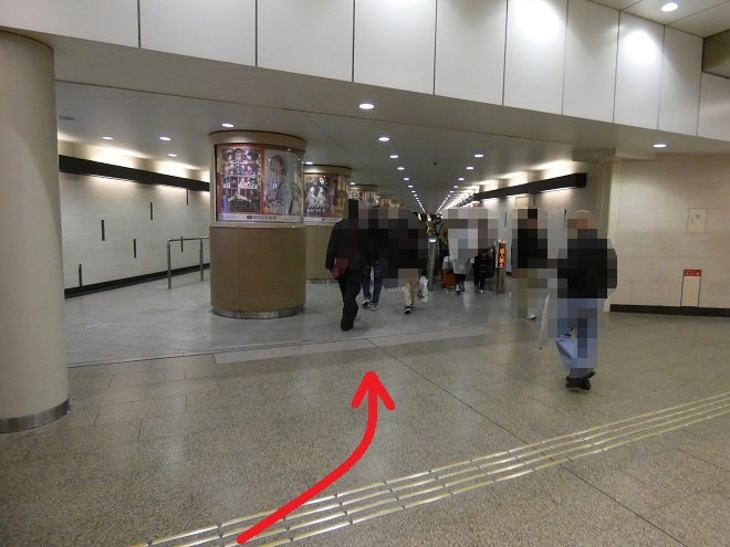 大阪メトロ・梅田駅「中改札」から、阪急・大阪梅田駅「３階改札口」への行き方