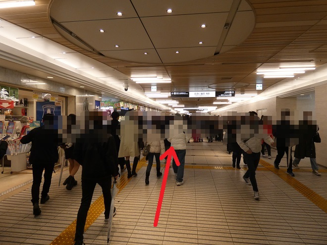 大阪メトロ・梅田駅「北改札」から、阪急・大阪梅田駅「２階中央口」への行き方