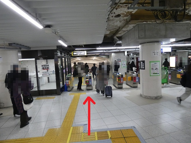 阪神・大阪梅田駅から、御堂筋線・梅田駅への行き方（乗り換え案内）