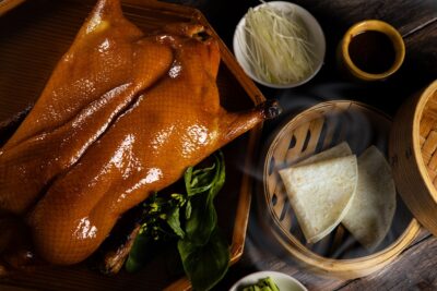 梅田スカイビル39Fからの絶景を望む「中国料理 燦宮」に、北京ダックを愉しむための新ランチコースが誕生！