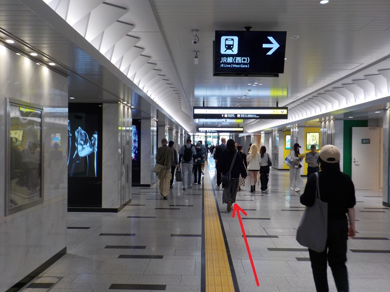 JR大阪駅西口から、バルチカ０３エキウエ（イノゲート大阪ビル）への行き方