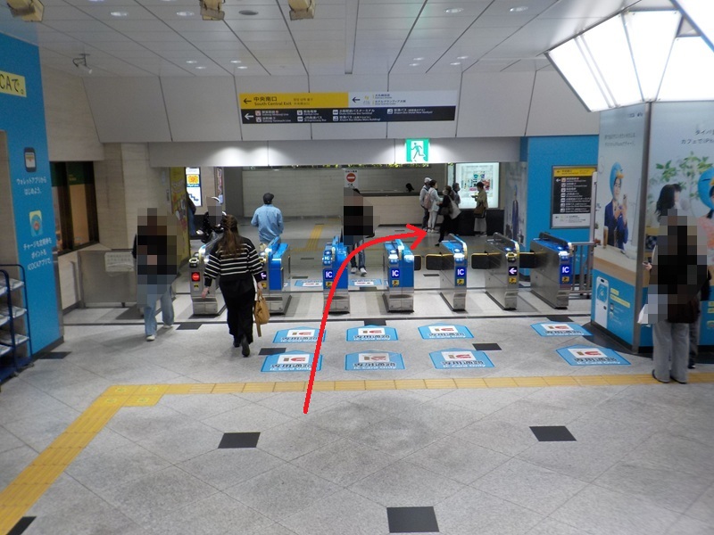 JR大阪駅から、大阪メトロ「西梅田駅」への行き方（乗り換え案内）