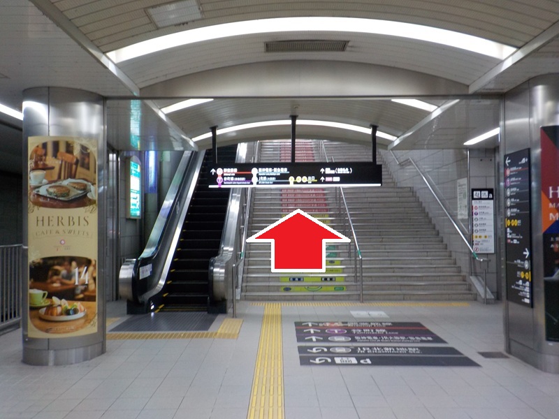 四つ橋線・西梅田駅から、阪神・大阪梅田駅への行き方｜大阪メトロ（地下鉄）乗り換え案内