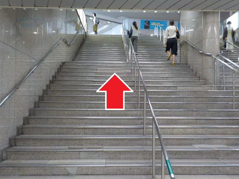 大阪メトロ御堂筋線「梅田駅」から、IKEA（イケア）鶴浜行きバスのりばへの行き方
