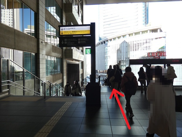 JR大阪駅「連絡橋口」からグランフロント大阪への行き方
