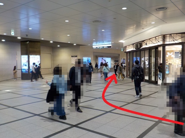 阪急・大阪梅田駅から、阪神・大阪梅田駅への行き方（乗り換え案内）
