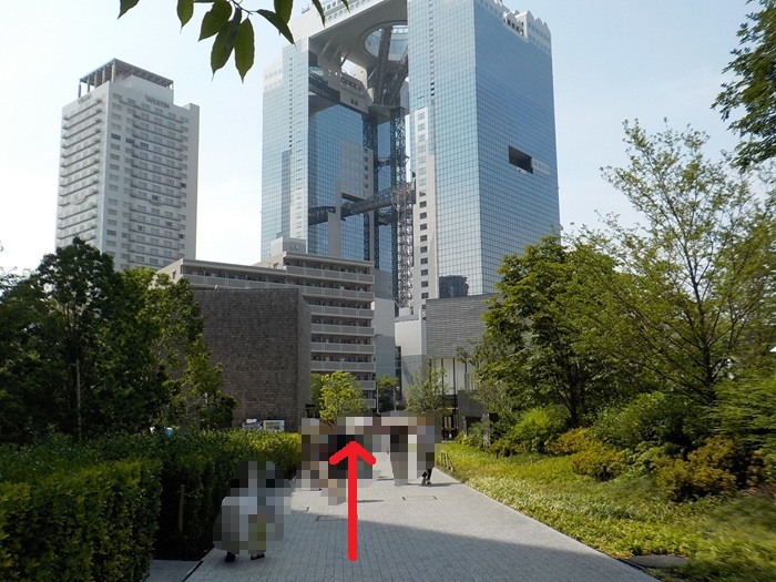 大阪駅うめきた地下口から、梅田スカイビルへの行き方
