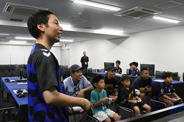 サッカースタジアムで行うeスポーツイベント『ヒュンメル×ガンバ大阪』