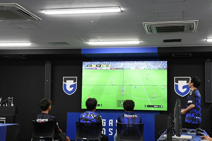 サッカースタジアムで行うeスポーツイベント『ヒュンメル×ガンバ大阪』