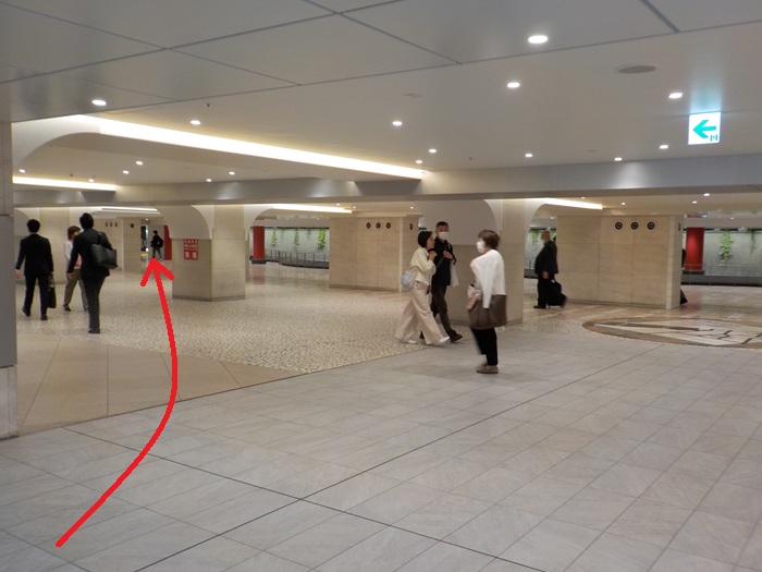 四つ橋線・西梅田駅から、KIITE大阪(JPタワー大阪)への行き方