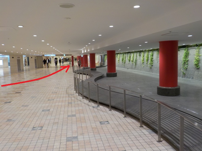 四つ橋線・西梅田駅から、KIITE大阪(JPタワー大阪)への行き方