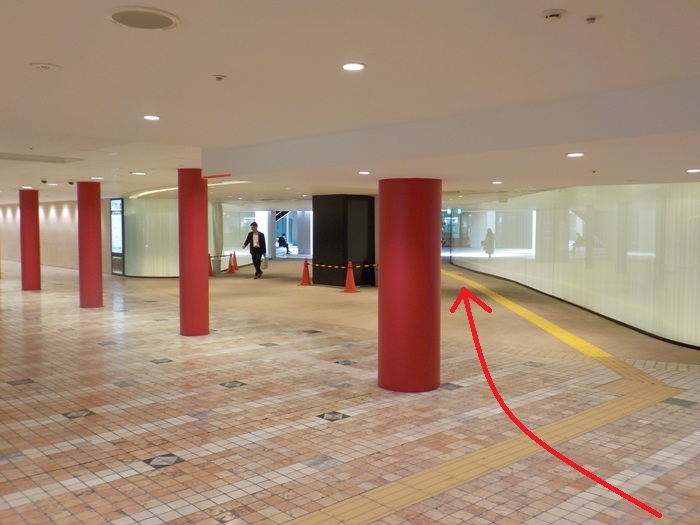 四つ橋線・西梅田駅から、KIITE大阪(JPタワー大阪)への行き方