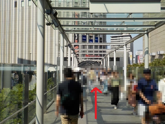 JR大阪駅「中央口」からヨドバシ梅田への行き方