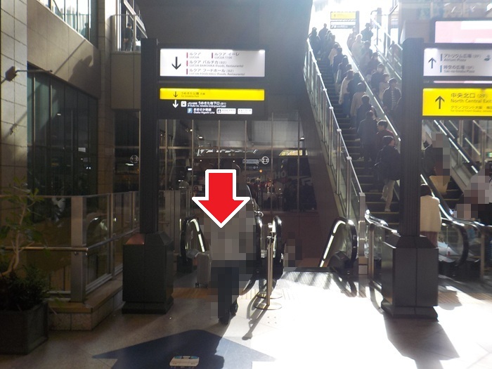 JR大阪駅「中央口」から「うめきた地下出口」への行き方【改札外での移動】