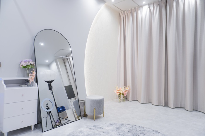 大阪駅直結の商業施設ＫＩＴＴＥ大阪6F「DRESSY CAFE」2025年11月1日グランドオープン