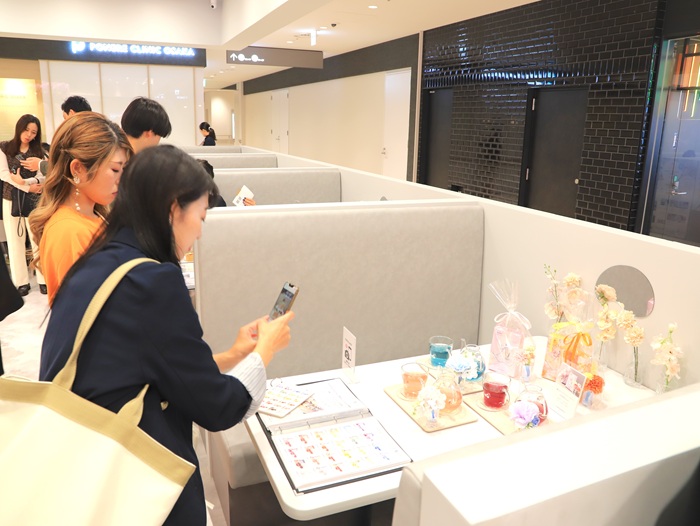 大阪駅直結の商業施設ＫＩＴＴＥ大阪6F「DRESSY CAFE」2025年11月1日グランドオープン