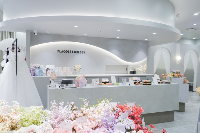 大阪駅直結の商業施設ＫＩＴＴＥ大阪6F「DRESSY CAFE」2025年11月1日グランドオープン