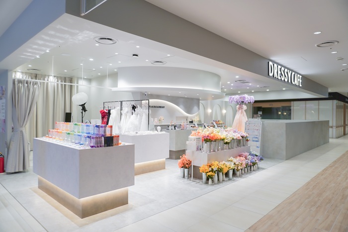大阪駅直結の商業施設ＫＩＴＴＥ大阪6F「DRESSY CAFE」2025年11月1日グランドオープン