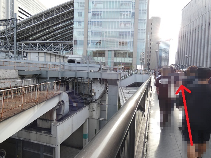 阪急・大阪梅田駅から、ルクアへの行き方｜２階中央改札口