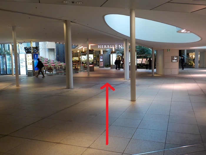 四つ橋線・西梅田駅から、大阪四季劇場への行き方｜ハービス・プラザ・エント７階"