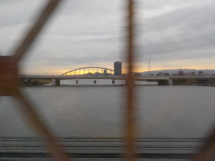 JR新大阪駅「3番のりば」から、おおさか東線・大阪駅行きに乗ってみた