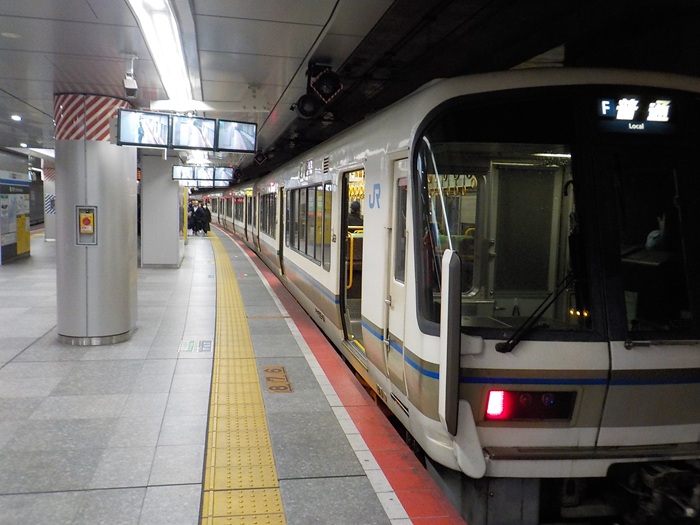 JR新大阪駅「3番のりば」から、おおさか東線・大阪駅行きに乗ってみた