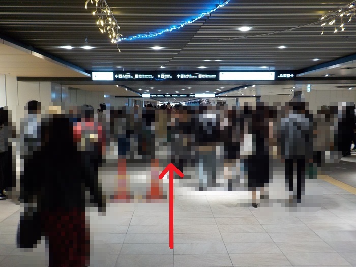 大阪メトロ御堂筋線・梅田駅から、四つ橋線・西梅田駅への行き方