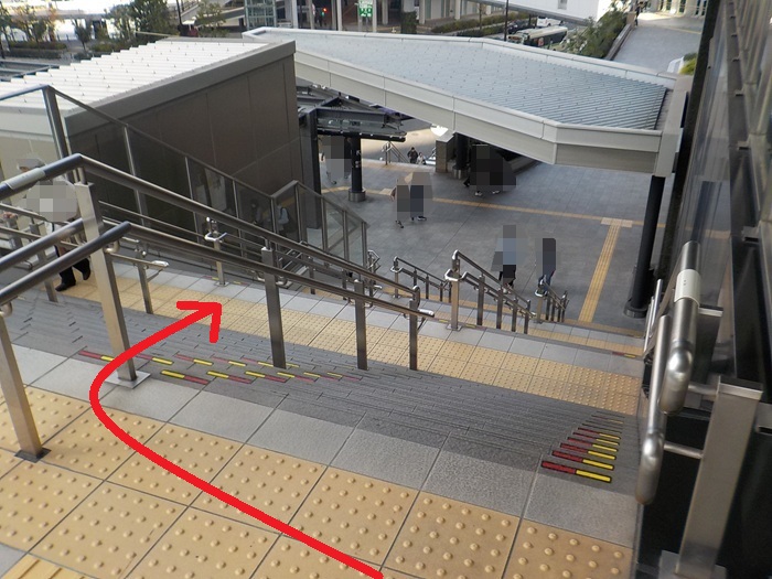 大阪駅「連絡橋口」から、バルチカ０３エキウエ（イノゲート大阪ビル）への行き方