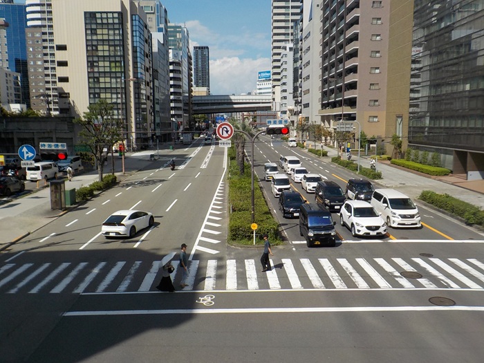 内久宝寺町通りを西から東へ｜東横堀川から難波宮跡公園までの風景