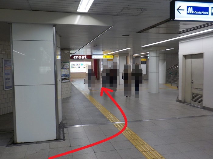 梅田駅から、大丸梅田店地下「ごちそうパラダイス」の行き方｜大阪メトロ御堂筋線