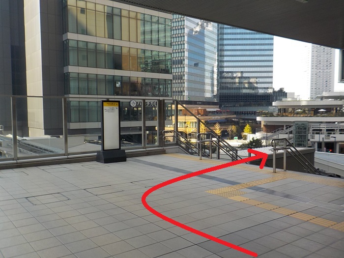 JR大阪駅・連絡橋口から、うめきたグリーンプレイスへの行き方