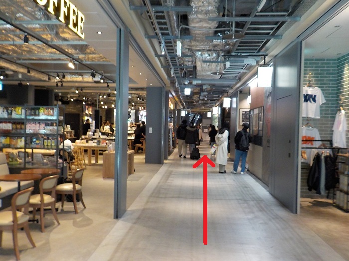 JR大阪駅中央口から、キャノピー by ヒルトン大阪梅田への行き方｜グラングリーン大阪北館