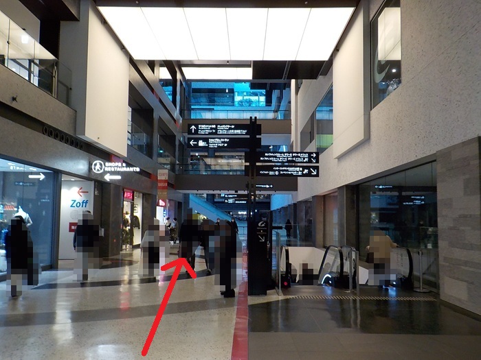 JR大阪駅からグランフロント大阪北館2階への行き方(中央口/連絡橋口から)