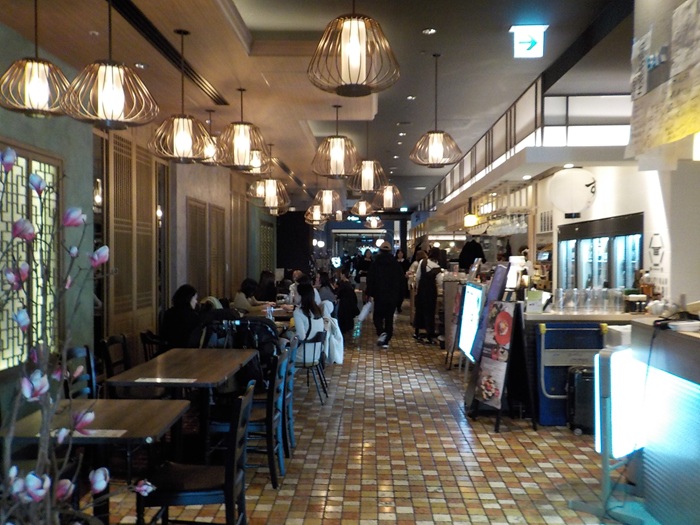 グランフロント大阪北館６階の飲食フロアをぶらっと散歩｜近いようで遠い、ちょっとした非日常