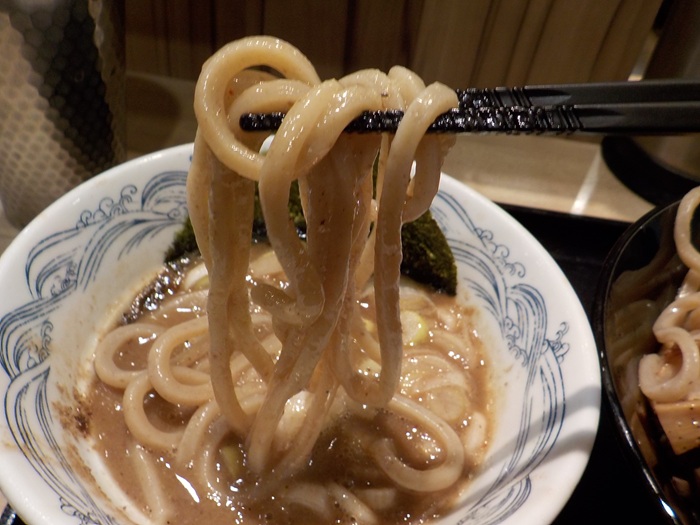 阪急電車・大阪梅田駅の２階中央改札内には、こんなお店があった｜飲食店・お土産・コンビニ