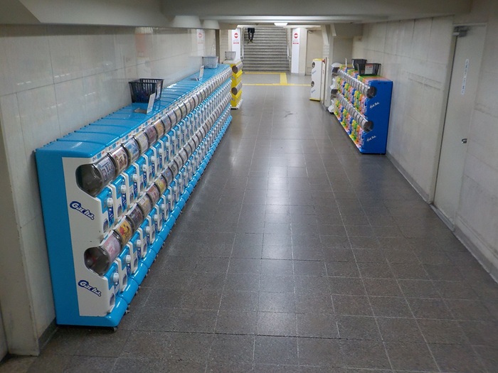 阪急電車・大阪梅田駅の２階中央改札内には、こんなお店があった｜飲食店・お土産・コンビニ