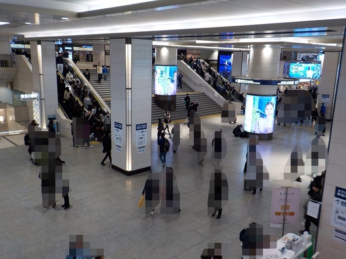 阪急電車・大阪梅田駅の２階中央改札内には、こんなお店があった｜飲食店・お土産・コンビニ