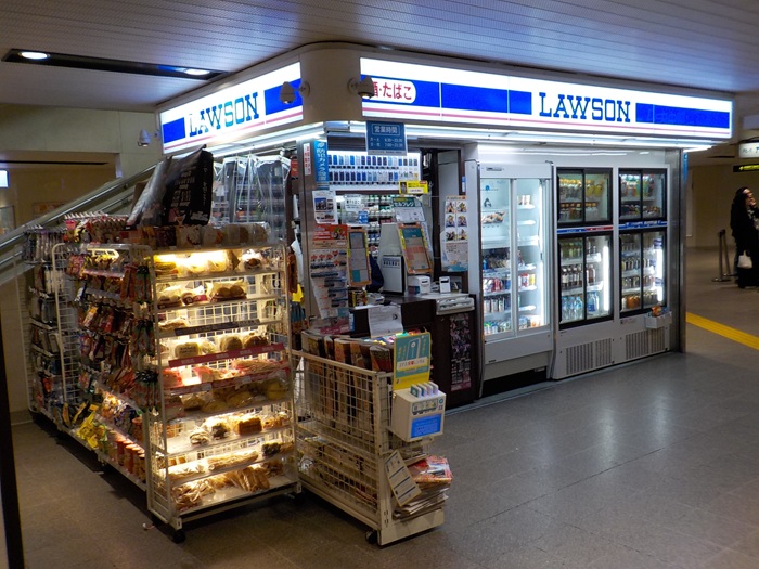 阪急電車・大阪梅田駅の２階中央改札内には、こんなお店があった｜飲食店・お土産・コンビニ