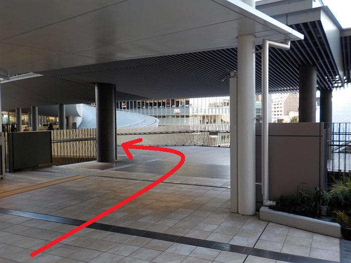 阪急・大阪梅田駅から、グラングリーン大阪南館２階への行き方