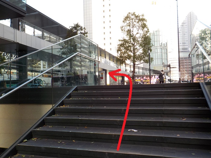 四つ橋線・西梅田駅から、うめきたグリーンプレイスへの行き方