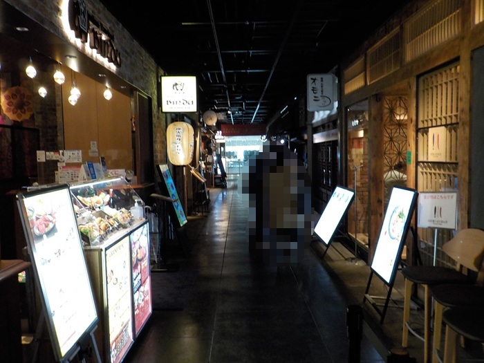 グランフロント大阪 南館7階・8階レストラン街をぶらっと散歩｜路地みたいな通路と“地域色のある店”が面白い