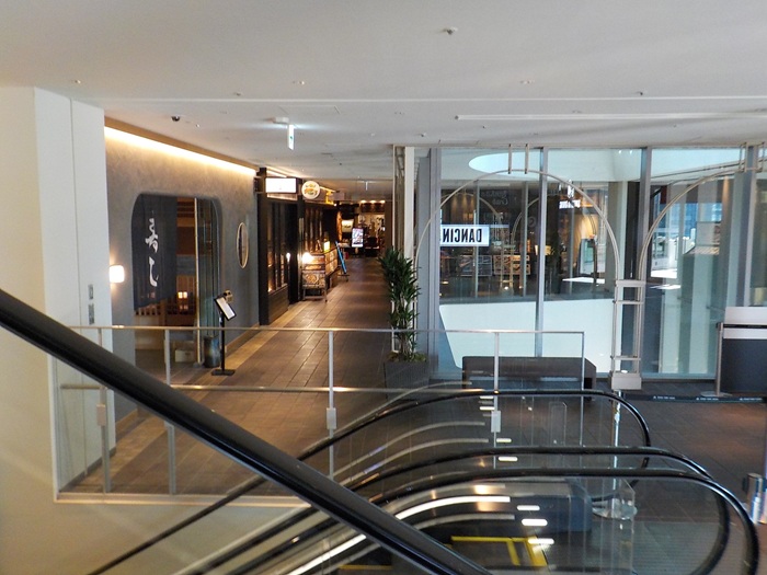 グランフロント大阪 南館7階・8階レストラン街をぶらっと散歩｜路地みたいな通路と“地域色のある店”が面白い