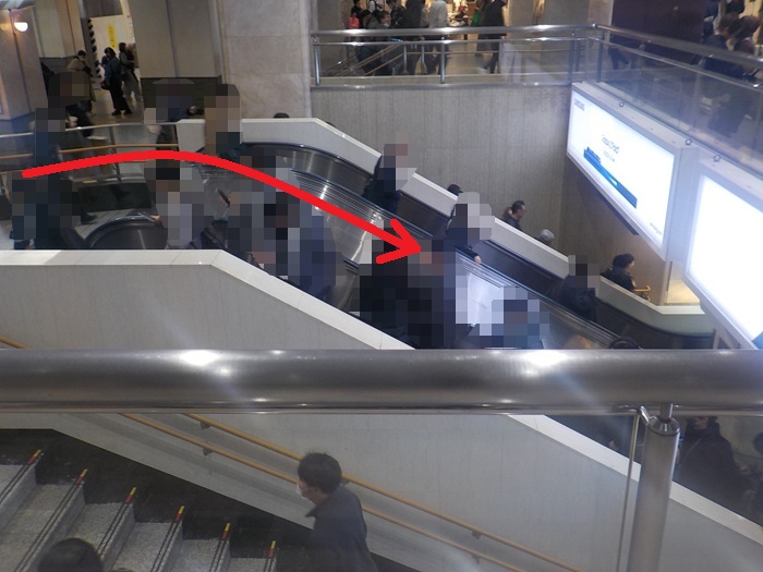 JR大阪駅中央口から、阪神梅田本店|阪神百貨店への行き方