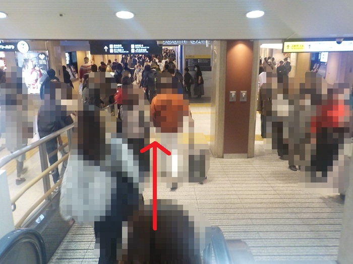 JR大阪駅中央口から、阪神梅田本店|阪神百貨店への行き方