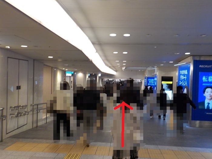 JR大阪駅中央口から、阪神梅田本店|阪神百貨店への行き方