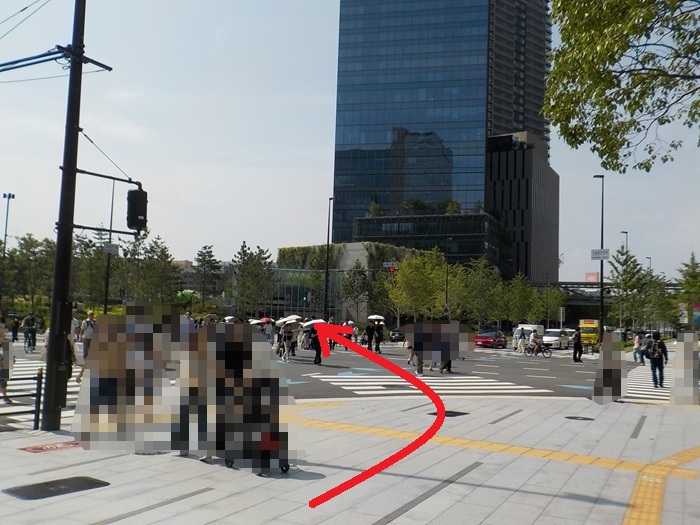 谷町線・東梅田駅から、梅田スカイビルへの行き方