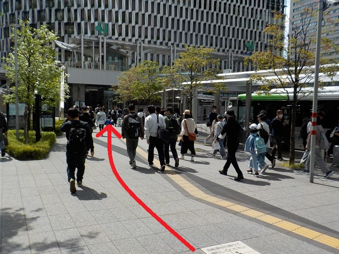 JR大阪駅「御堂筋口」から、阪神大阪梅田駅「東口」への行き方